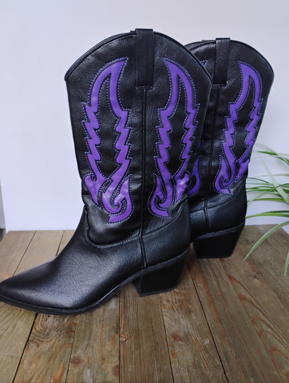 BILLINI NORVA COWGIRL BOOTS BLACK & PURPLE Accents Size 6 WOMENS NEW
